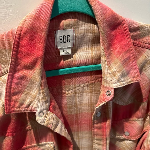 Urban Outfitters pink flannel - Picture 4 of 5